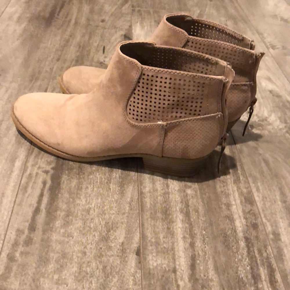 Justice ankle tan boots